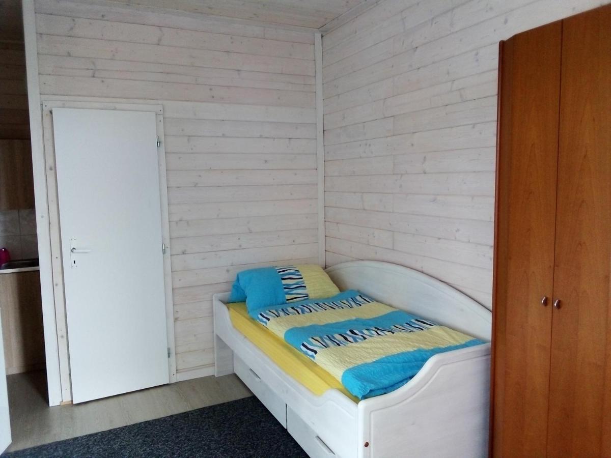 Rekreacni Chatka / Tiny House Lägenhet Františkovy Lázně Exteriör bild